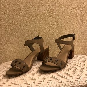 Olive green sandals with small heel